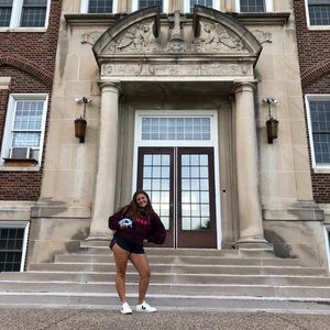 Meet your Posher, Claire